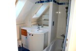 une des deux salles de bain